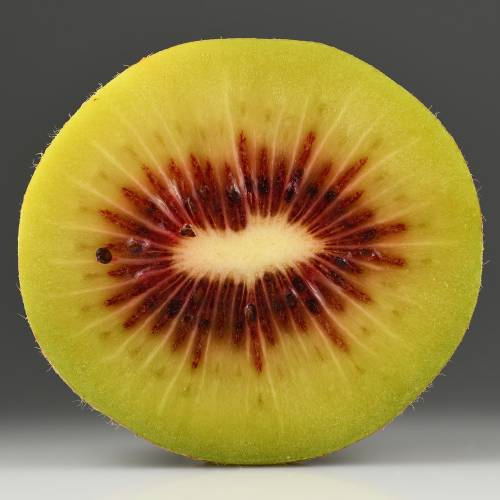 Kiwi amarillo con pulpa roja
